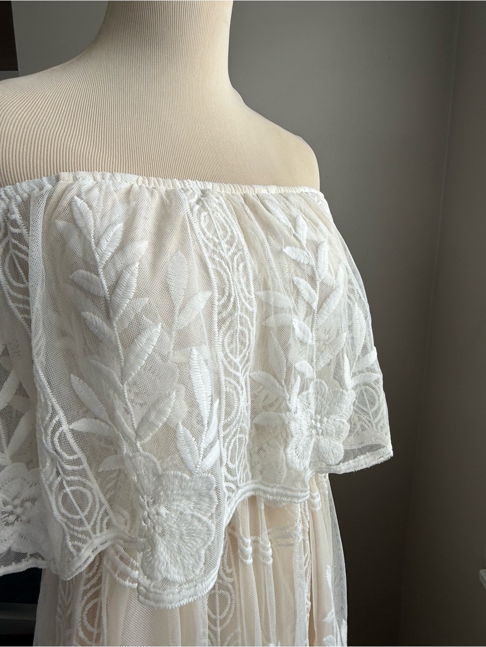 Baltic born off shoulder maxi dress. Size small. Color white/off white - Picture 2 of 7